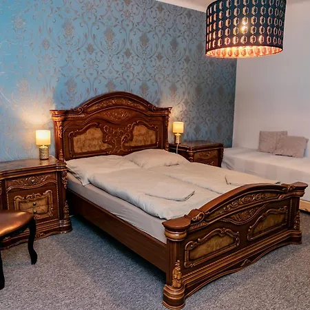 Center House - Otthon, Csak Mashol! Dunaujvaros