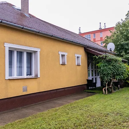 Center House - Otthon, Csak Máshol! Apartman Dunaújváros