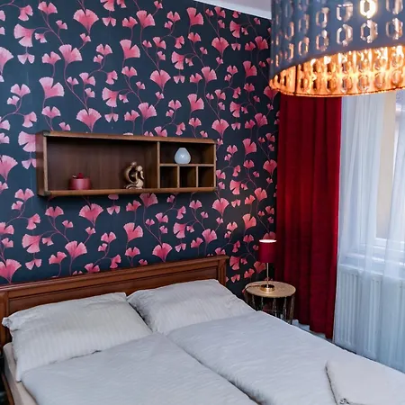 Center House - Otthon, Csak Mashol!