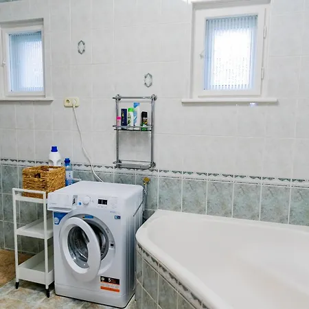 Center House - Otthon, Csak Mashol! Apartment Dunaujvaros