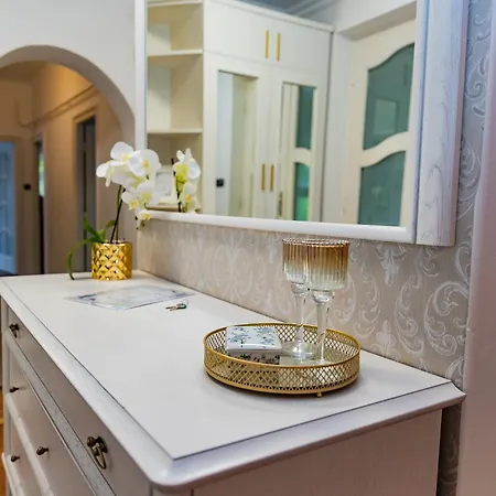 Apartment Center House - Otthon, Csak Mashol!