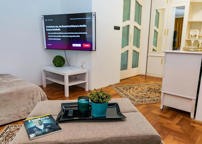 Apartament Center House - Otthon, Csak Mashol! Dunaújváros