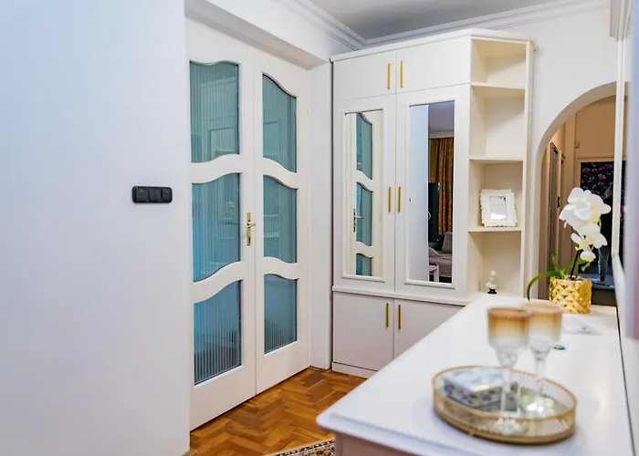 Center House - Otthon, Csak Mashol! Apartament *
